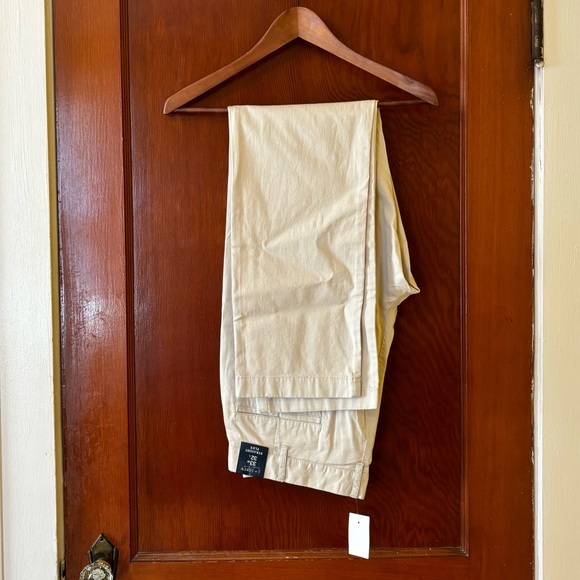 NWT Men’s J Crew Flex Straight Chinos, size W33/L32 - Picture 2 of 4